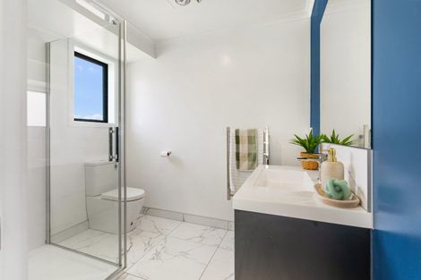 Photo of property in 28 Saint Michael Crescent, One Tree Point, 0118