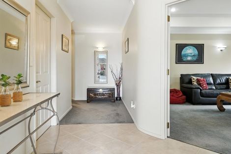 Photo of property in 10 Dinglebay Place, Casebrook, Christchurch, 8051