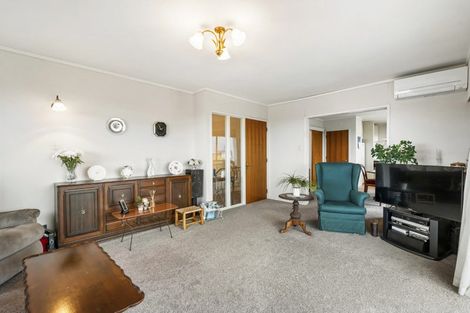Photo of property in 2/371 East Coast Road, Mairangi Bay, Auckland, 0630