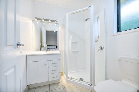 Photo of property in 4 San Domingo Rise, Henderson, Auckland, 0612