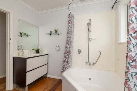 Photo of property in 121 Matai Road, Raumati South, Paraparaumu, 5032