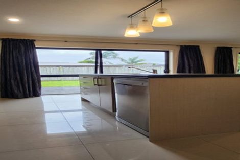 Photo of property in 28 Sirius Crescent, Rototuna North, Hamilton, 3210