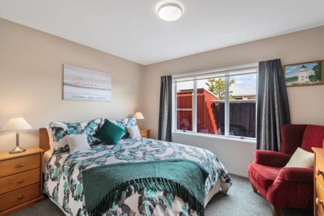 Photo of property in 16 Herbs Place, Cashmere, Christchurch, 8022