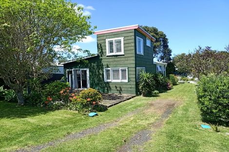 Photo of property in 24 Uenuku Avenue, Raglan, 3225