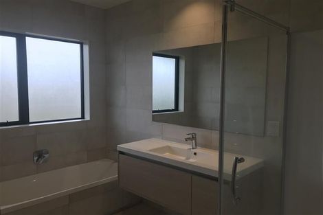 Photo of property in 8 Gelderland Way, Karaka, Papakura, 2113