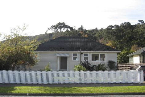 Photo of property in 13 Harris Street, Naenae, Lower Hutt, 5011