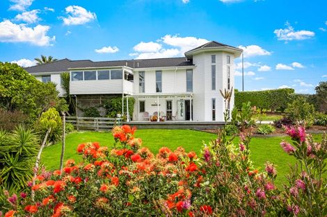 Photo of property in 1/4 Roberts Road, Matakatia, Whangaparaoa, 0930