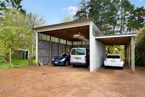 Photo of property in 112 Motu Road, Kumeu, 0891