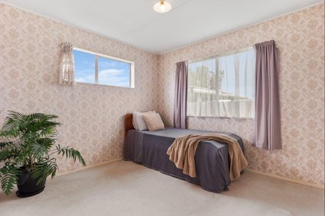 Photo of property in 16 Adkin Avenue, Levin, 5510