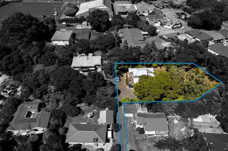 Photo of property in 5 Takapu Street, Henderson, Auckland, 0612