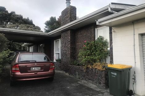 Photo of property in 63 Candia Road, Henderson Valley, Auckland, 0614