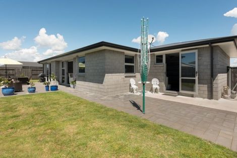 Photo of property in 5 Coutts Street, Papamoa Beach, Papamoa, 3118