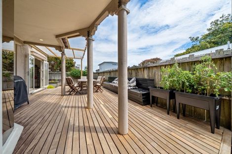 Photo of property in 180 Brooklands Road, Vogeltown, New Plymouth, 4310