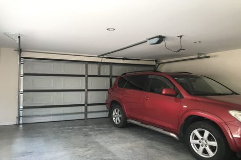 Photo of property in 29b Edgewater Drive, Pakuranga, Auckland, 2010