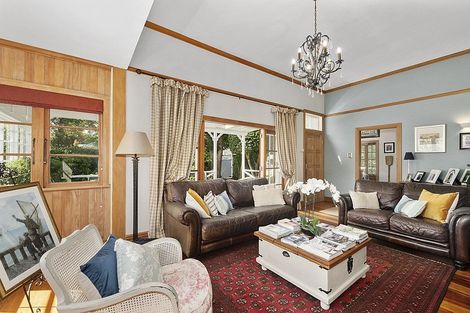 Photo of property in 2 Barton Road, Heretaunga, Upper Hutt, 5018