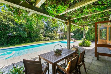 Photo of property in 7-9 Mace Terrace, Oakura, 4314