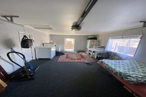 Photo of property in 100 Manuroa Road, Takanini, 2112