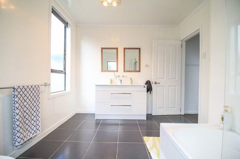 Photo of property in 21 Spencer Street, Bluff, 9814