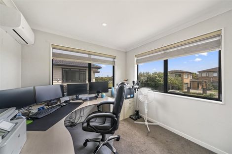 Photo of property in 93 Naylors Drive, Mangere, Auckland, 2022