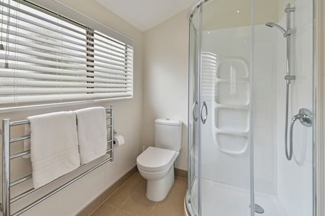 Photo of property in 10 Dalkeith Place, Opaheke, Papakura, 2113