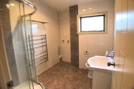 Photo of property in 16a Blease Street, New Lynn, Auckland, 0600