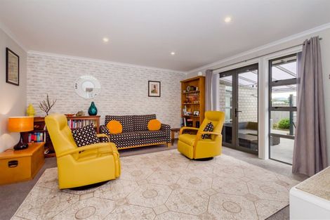 Photo of property in 14 Pearson Place, Paraparaumu, 5032