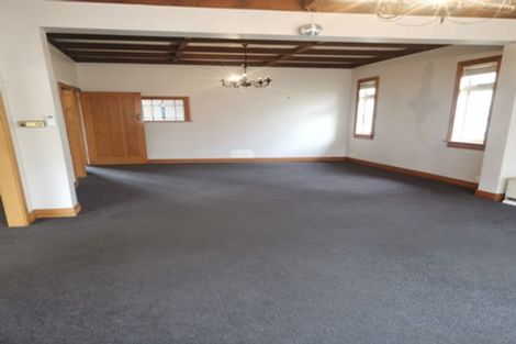 Photo of property in 18 Waiohua Road, Greenlane, Auckland, 1061