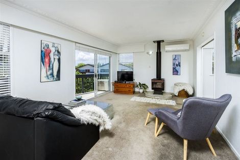 Photo of property in 41 Compton Street, Hillcrest, Auckland, 0627