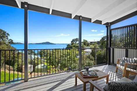 Photo of property in 99 Kawakawa Bay Coast Road, Kawakawa Bay, Papakura, 2585