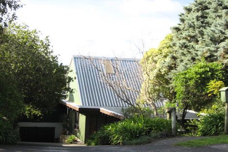 Photo of property in 27 Tauroa Road, Havelock North, 4130