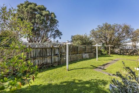 Photo of property in 3/139 Queens Drive, Lyall Bay, Wellington, 6022