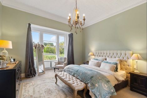 Photo of property in 214 Heatherlea Road East, Levin, 5571