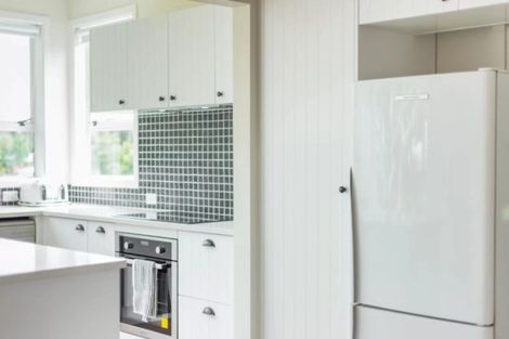 Photo of property in 66 County Road, Torbay, Auckland, 0630