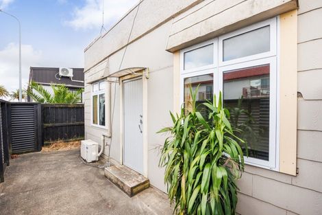 Photo of property in 9 Domain Street, Palmerston North, 4410