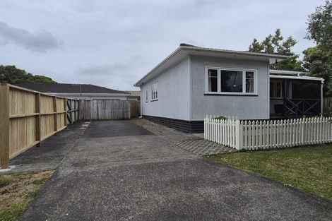 Photo of property in 2 Riverpark Crescent, Henderson, Auckland, 0610