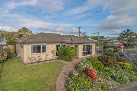 Photo of property in 50a Kiwi Esplanade, Mangere Bridge, Auckland, 2022