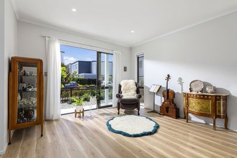 Photo of property in 17 Sacred Kingfisher Road, Hobsonville, Auckland, 0616