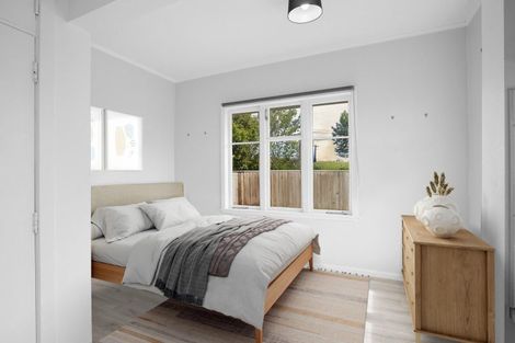 Photo of property in 2 Old Farm Road, Hamilton East, Hamilton, 3216