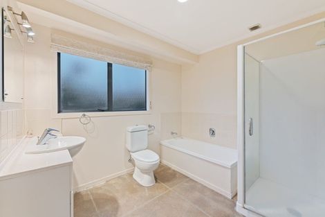 Photo of property in 1 Maghera Drive, East Tamaki, Auckland, 2016