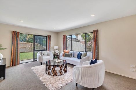 Photo of property in 16 Coventry Way, Long Bay, Auckland, 0630