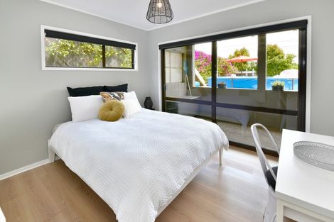 Photo of property in 73b Vipond Road, Stanmore Bay, Whangaparaoa, 0932