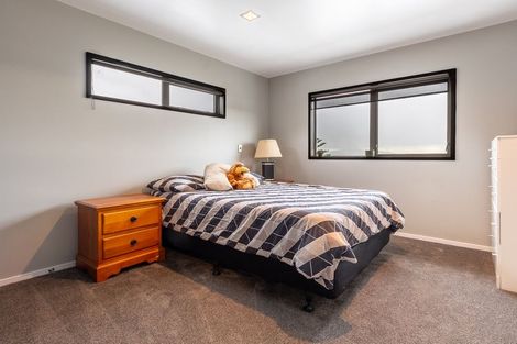 Photo of property in 48 Kotare Street, Waikanae, 5036