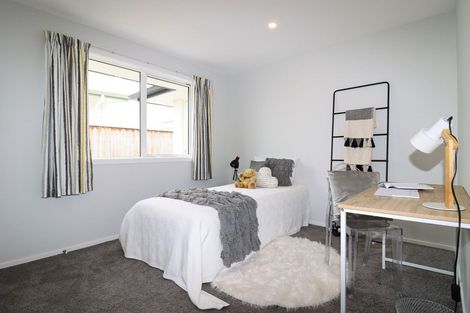 Photo of property in 28 Feist Street, Carterton, 5713