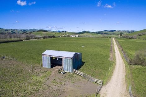 Photo of property in 62 Carter Road, Oratia, Auckland, 0604