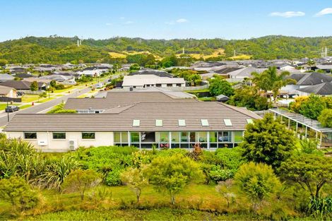 Photo of property in 21 Eric Farley Drive, Kumeu, 0810