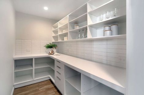 Photo of property in 6a Salisbury Avenue, Terrace End, Palmerston North, 4410