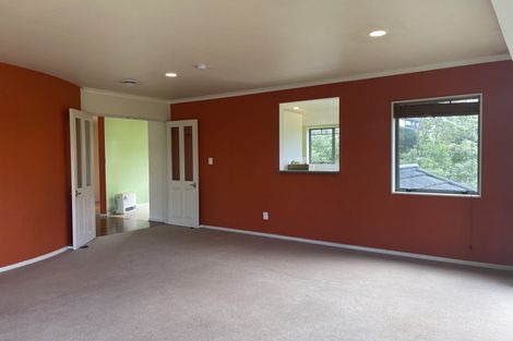 Photo of property in 14 Cayman Place, Unsworth Heights, Auckland, 0632