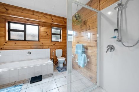 Photo of property in 10 Heaphy Place, Pukehangi, Rotorua, 3015