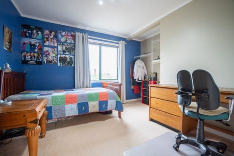 Photo of property in 39 Springdale Grove, Fitzherbert, Palmerston North, 4410