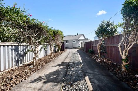 Photo of property in 204a Tukapa Street, Westown, New Plymouth, 4310